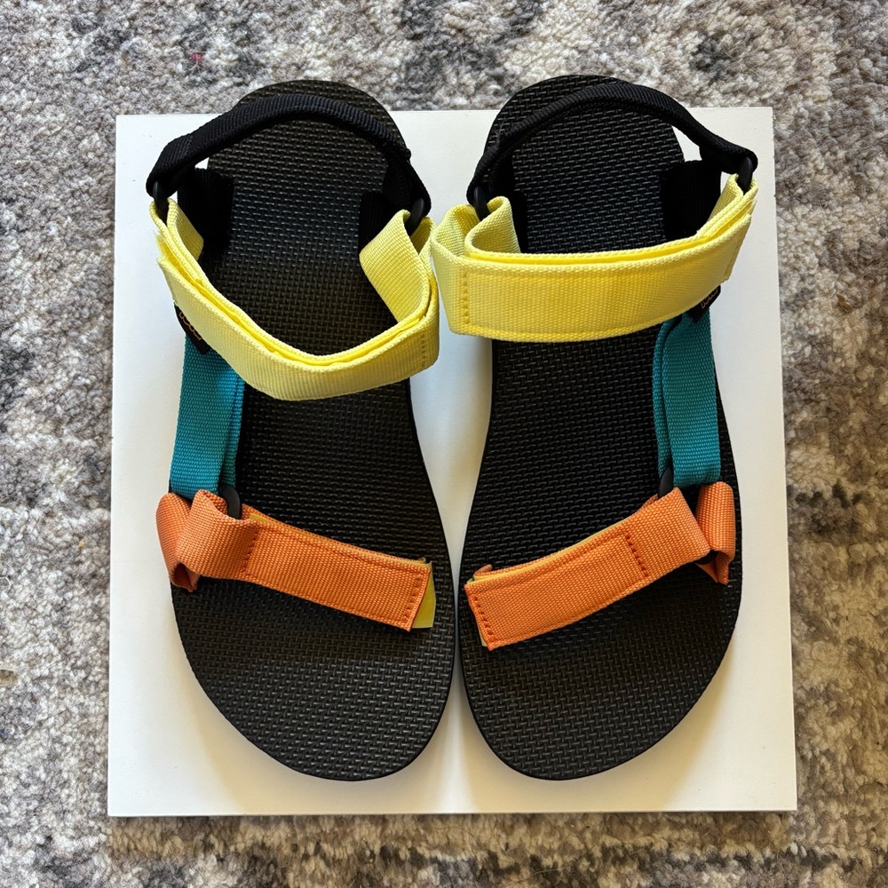 Teva Men's Original Universal Sandal Size  9 Blue Yellow Orange slip-on NEW